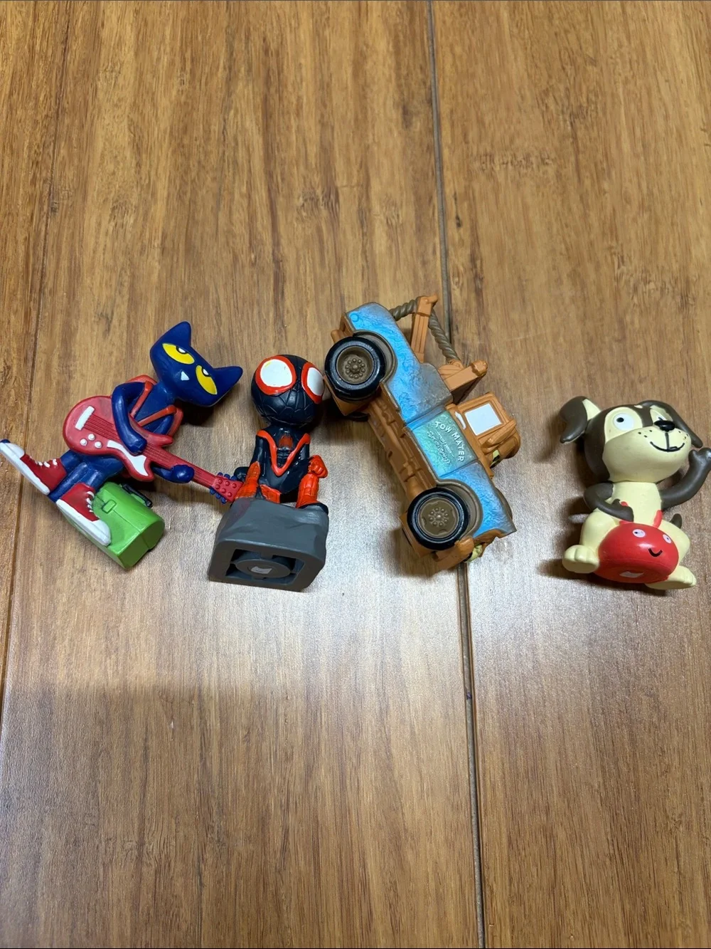 Tonies Set of 4 Pete the Cat, Spin, Original Tonie, and Mater